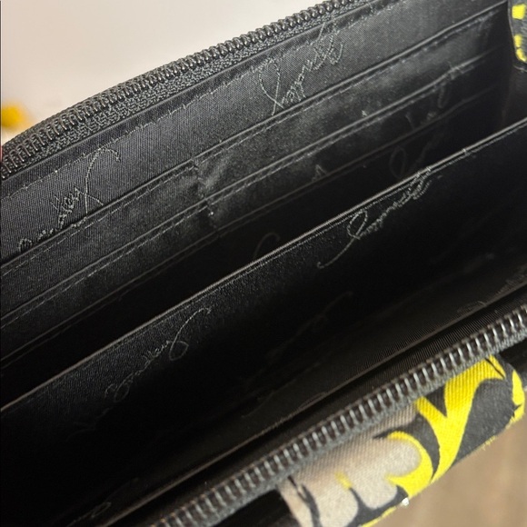 Vera Bradley Turn Lock Wallet Baroque Yellow Gray Black White Floral - Picture 11 of 14